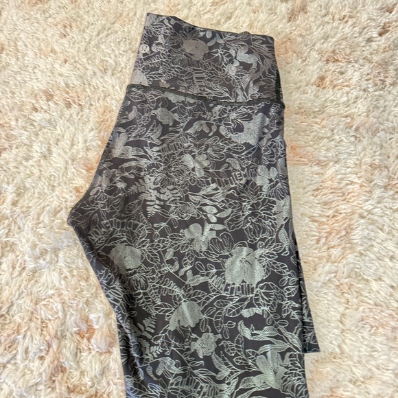 Lululemon Wunder Under High-Rise Tight 25” Shine Iridescent Foil 8 - Picture 8 of 8